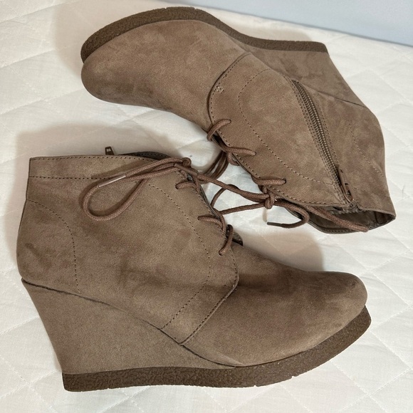 Merona Womens Size 9 Suede Wedge Heel Booties Boots Lace Up Zipper Closure Tan - Picture 1 of 11